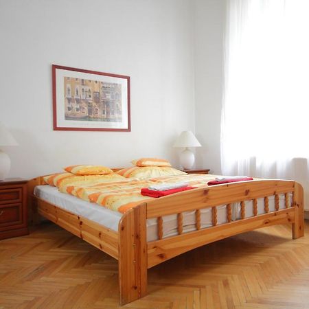 Blue Rose Apartment Budapest Luaran gambar