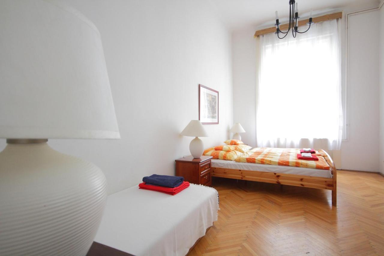 Blue Rose Apartment Budapest Luaran gambar