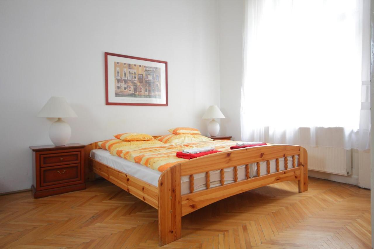 Blue Rose Apartment Budapest Luaran gambar