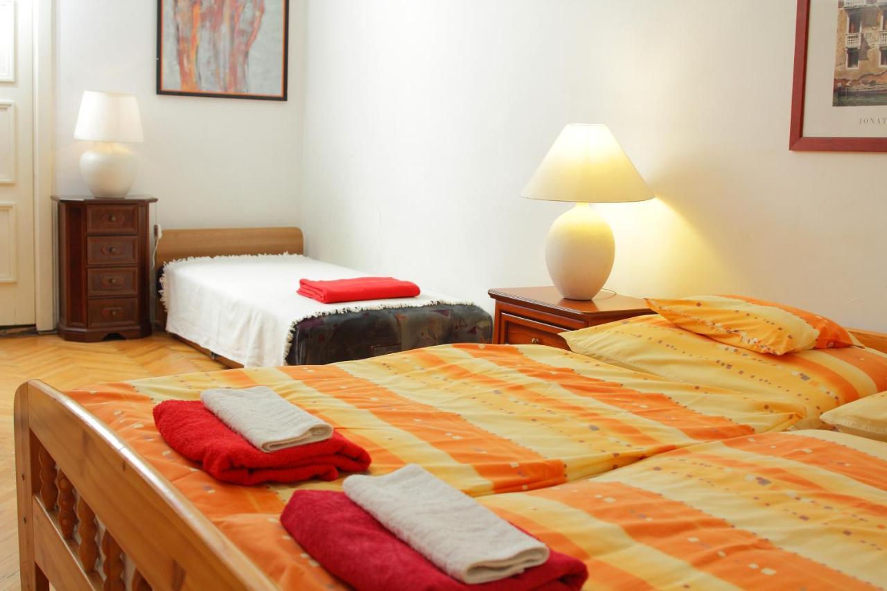 Blue Rose Apartment Budapest Luaran gambar